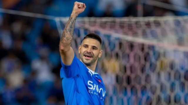 نيوكاسل يسعى لضم نجم الهلال ميتروفيتش