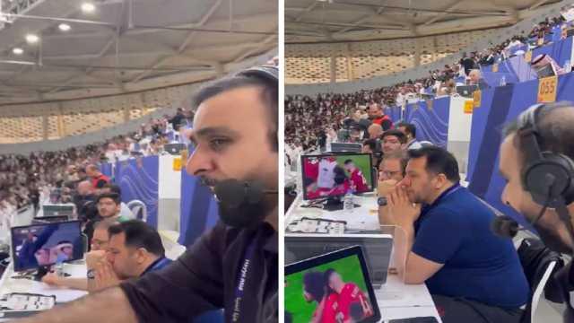 فرحة المعلق خليل البلوشي بتأهل قطر لنهائي كأس آسيا.. فيديو