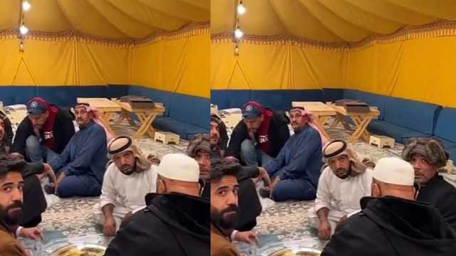 مشهور سناب شات يفاجئ ضيوفه أن اللحم الذي على العشاء لحم خيل .. فيديو