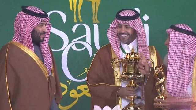 ولي العهد يتوج شرف الحريري بـ كأس السعودية 2024 .. فيديو