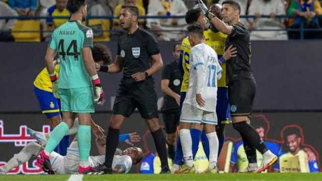 حكام مباراتي الهلال مع الرائد والنصر مع الفتح