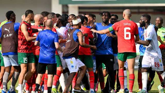 بونو يكشف تفاصيل المشاجرة بين النصيري ومبيمبا في أمم إفريقيا .. فيديو