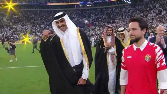 فرحة عفوية لأمير قطر بالتتويج ببطولة كأس آسيا..فيديو