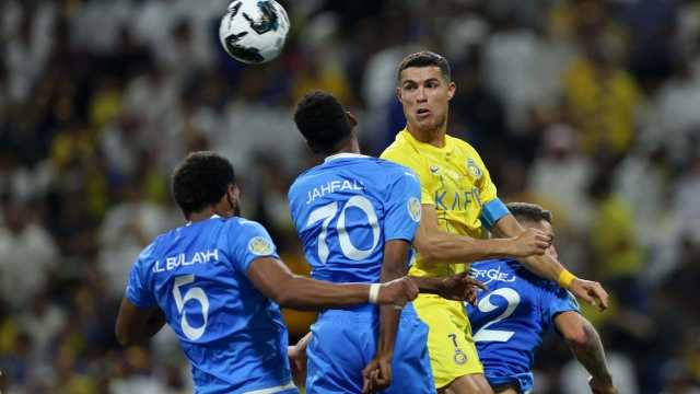 الهلال والنصر يترقبان قرار اتحاد كرة القدم بشأن الحكام