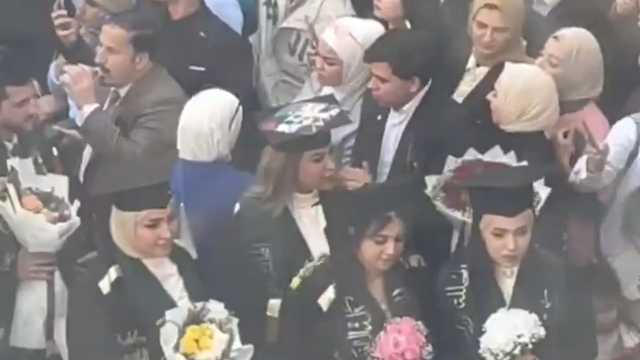 فصل طالبة قبل شهرين من تخرجها في العراق بسبب صدام حسين .. فيديو