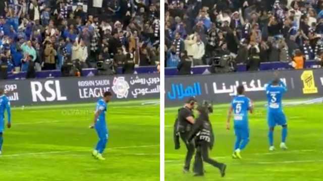 علي البليهي يحتفل بعد الفوز على الاتحاد بثلاثية .. فيديو