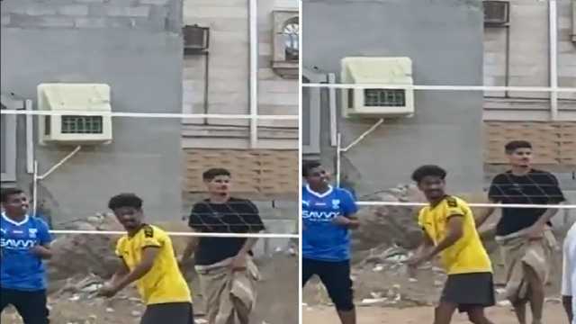 لاعب الأهلي عبدالباسط هندي يلعب كرة طائرة بأحد الأحياء.. فيديو