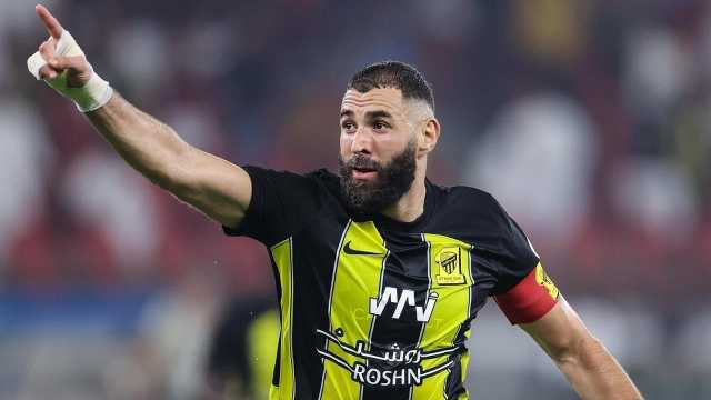 شقيق بنزيما يفتح النار على غاياردو مدرب الاتحاد