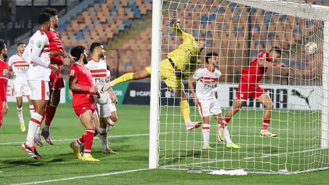 خطأ يتسبب في تسجيل هدف في مرمى الزمالك .. فيديو