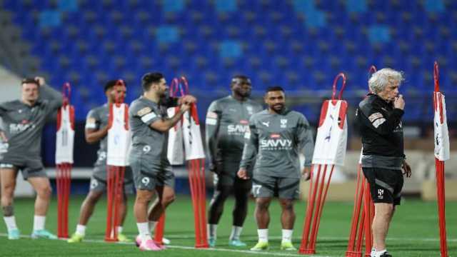 جيسوس يريح لاعبي الهلال قبل مواجهة النصر