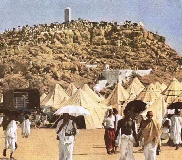 صورة من موسم الحج قبل 71 عام