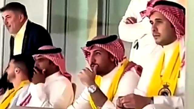 تأثر الأمير تركي بن سلمان بعد خسارة النصر أمس .. فيديو