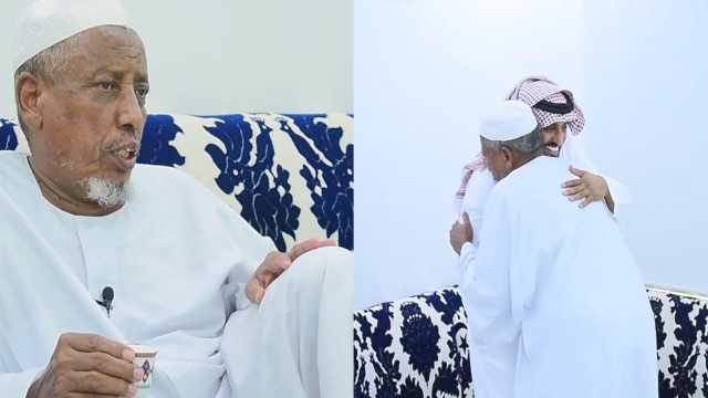 معلم سوداني يلتقي طلابه بعد 34 عاما في الأفلاج.. فيديو