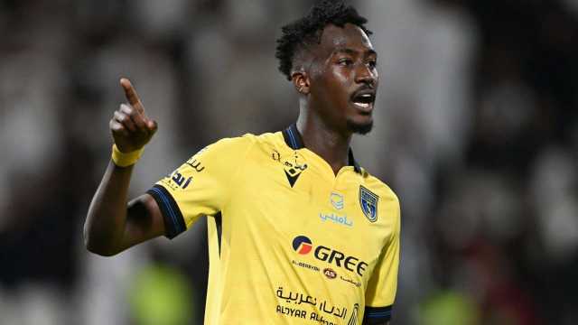 منافسة قوية بين النصر والاتحاد والشباب على عون السلولي