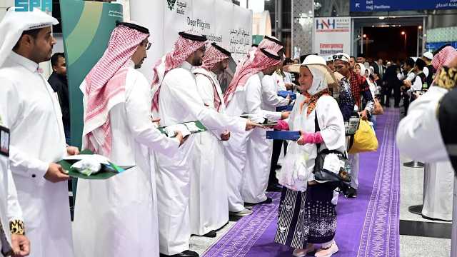 توديع آخر فوج من ضيوف الرحمن عبر مطار الأمير محمد بن عبدالعزيز الدولي .. فيديو