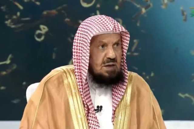 حكم أخذ الشخص المال من أبيه بدون علمه ..فيديو