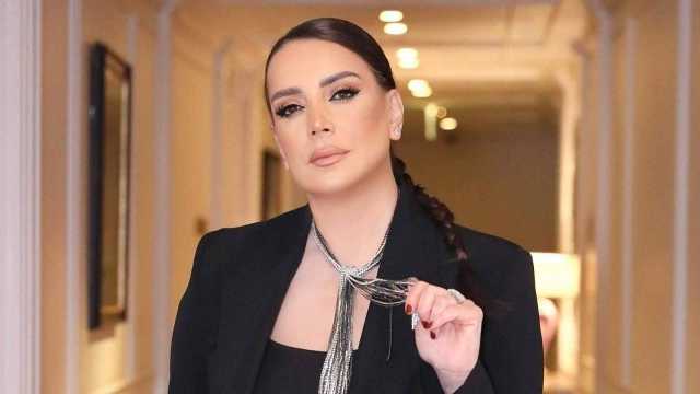 فنانة سورية: بعت سيارتي لأني لم أملك ثمن البنزين