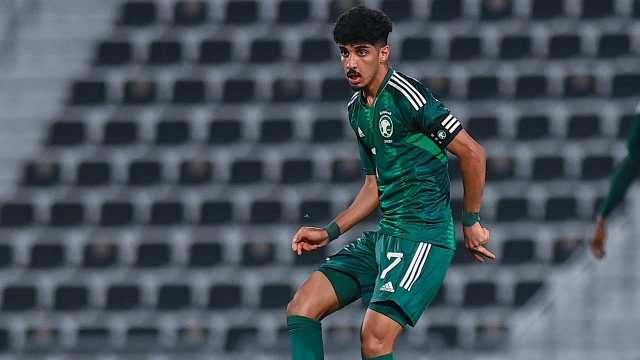 غياب نجم الأهلي عن لقاء الهلال