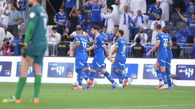 الهلال يفوز على الفيحاء بثلاثية .. صور