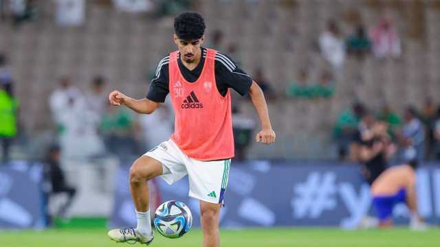 فحص طبي يحدد مصير نجم الأهلي من مباراة الهلال