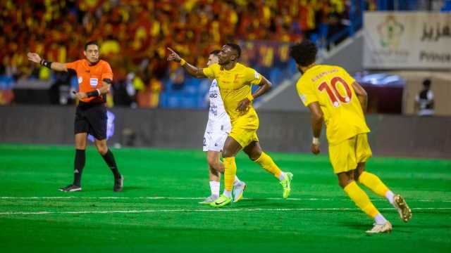 القادسية يتغلب على ضمك بثنائية