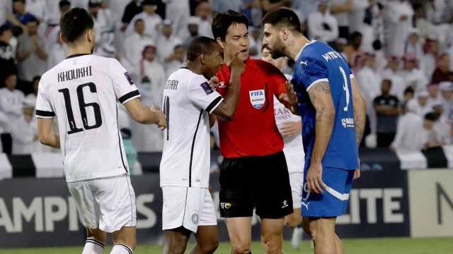 إيقاف حكم مباراة الهلال والسد