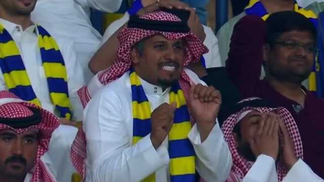 ردة فعل لمشجع بعد إهدار لاعب النصر هدف محقق .. فيديو