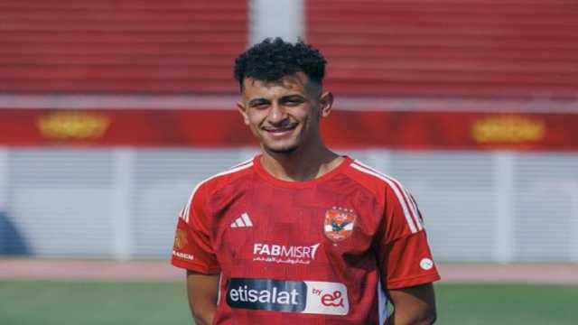 لاعب الأهلي المصري يهدد بالرحيل بسبب مدربه