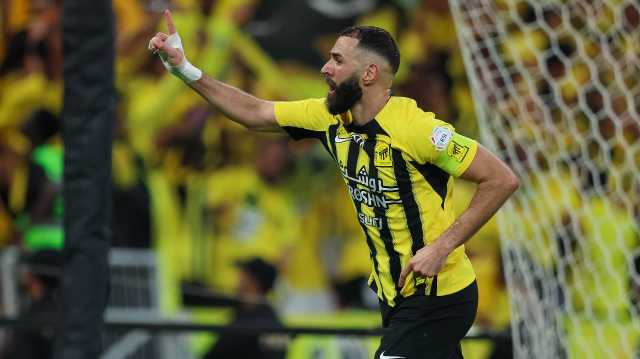 الاتحاد ينتصر على النصر بثنائية ويحافظ على صدارة الدوري