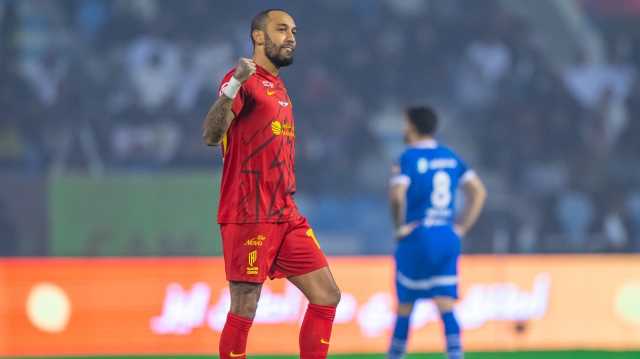 القادسية يهزم الهلال بثنائية أوباميانج