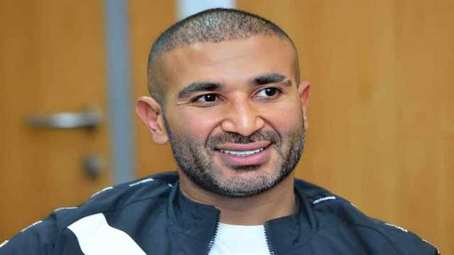 أحمد سعد متهم بتقليد عمرو دياب بـ”الشارب”