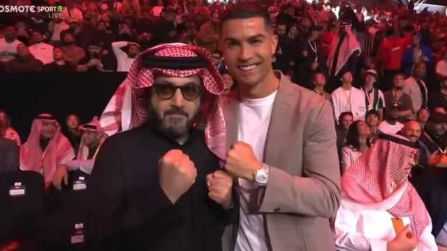 رونالدو يشعل الأجواء بحضوره عرض UFC برفقة تركي آل الشيخ .. فيديو