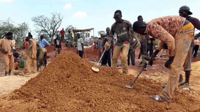 مقتل 48 شخصًا في انهيار موقع للتنقيب عن الذهب غرب مالي