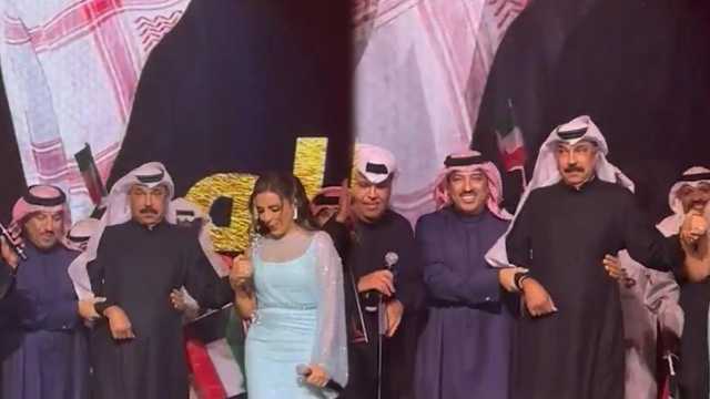 احتفاء النجوم بالفنان عبدالله رويشد في حفل تكريمه .. فيديو