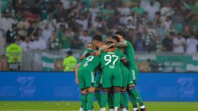 الأهلي يواجه ضمك بغيابات مؤثرة في دوري روشن