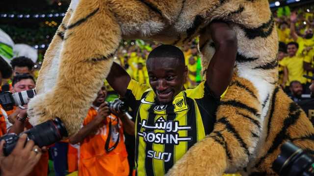 ديابي: الدوري لم ينتهي والاتحاد قادر على حسم اللقب