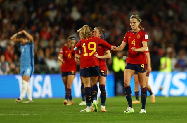 إسبانيا تتوج بقلب كأس العالم للسيدات بعد الفوز على إنجلترا.. فيديو