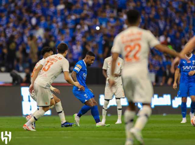 الهلال يسقط في فخ التعادل أمام الفيحاء بالدوري السعودي للمحترفين.. فيديو