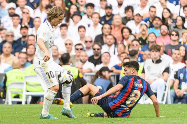 موعد مباراة برشلونة ضد الريال في كلاسيكو الدوري الإسباني