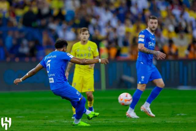 احصائيات الشوط الأول من مباراة الهلال ضد النصر.