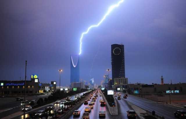 أمطار رعدية.. تفاصيل حالة الطقس في المملكة اليوم الأربعاء