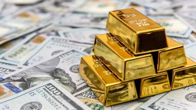 ارتفاع أسعار الذهب بفضل تراجع الدولار وعوائد السندات