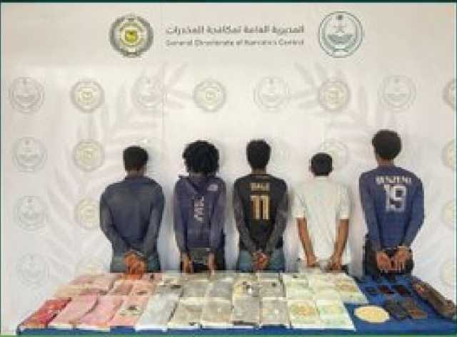 القبض على 4 مخالفين لنظام أمن الحدود ومقيم لترويجهم 40 كيلو من الحشيش المخدر بجازان