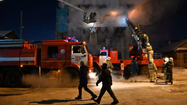 اشتعال النيران في خزان وقود بمدينة سوتشي الروسية