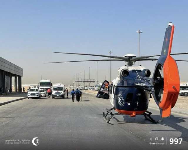 الهلال الأحمر يباشر حادث تصادم في حي السلي بالرياض  