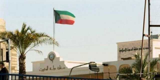 سفارة الكويت بالمملكة تطالب مواطنيها بعدم رفع أي علم أجنبي أو وضع ملصقات تحمل شعارات طائفية خلال احتفالات اليوم الوطني السعودي