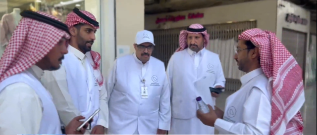 بالفيديو.. ضبط وافدين يسيطرون على سوق لتجهيزات المناسبات في الرياض