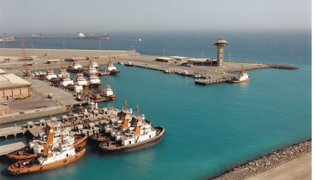 بكمية 5500 طن.. ميناء ينبع الصناعي يصدّر أول شحنة إسفلت «Bitumen» لشركة لوبريف