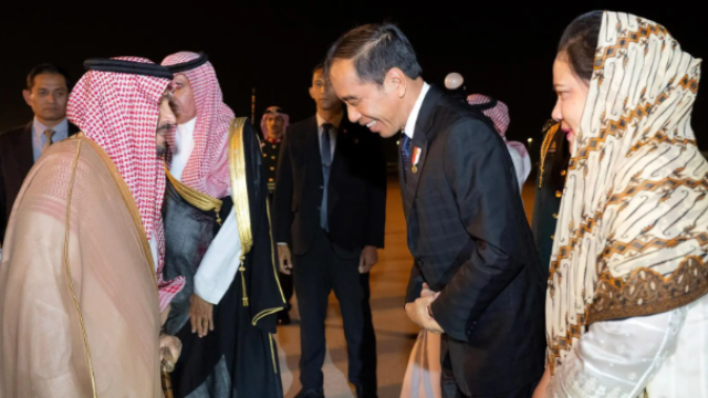 رئيس إندونيسيا يصل إلى الرياض