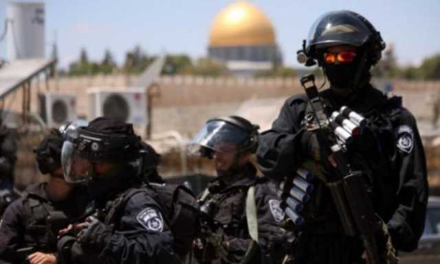 مستوطنون يقتحمون باحات المسجد الأقصى.. وقوات الاحتلال تعتقل 10 فلسطينيين بالضفة الغربية